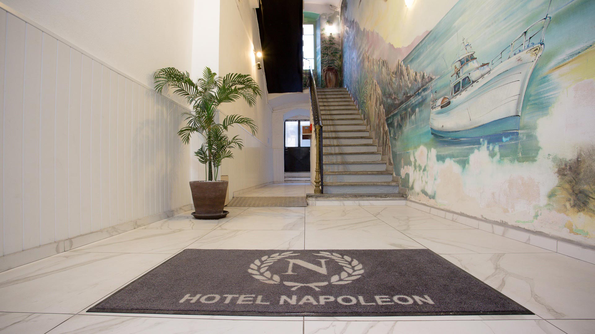 (c) Hotel-napoleon-bastia.fr